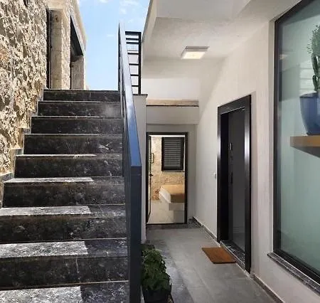 Noi Villa